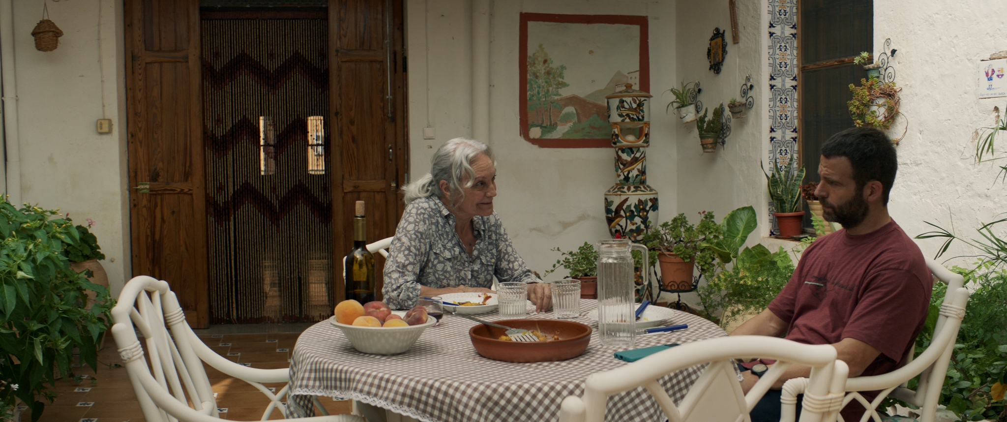 Fotograma de la pel·lícula "L'àvia i el foraster"