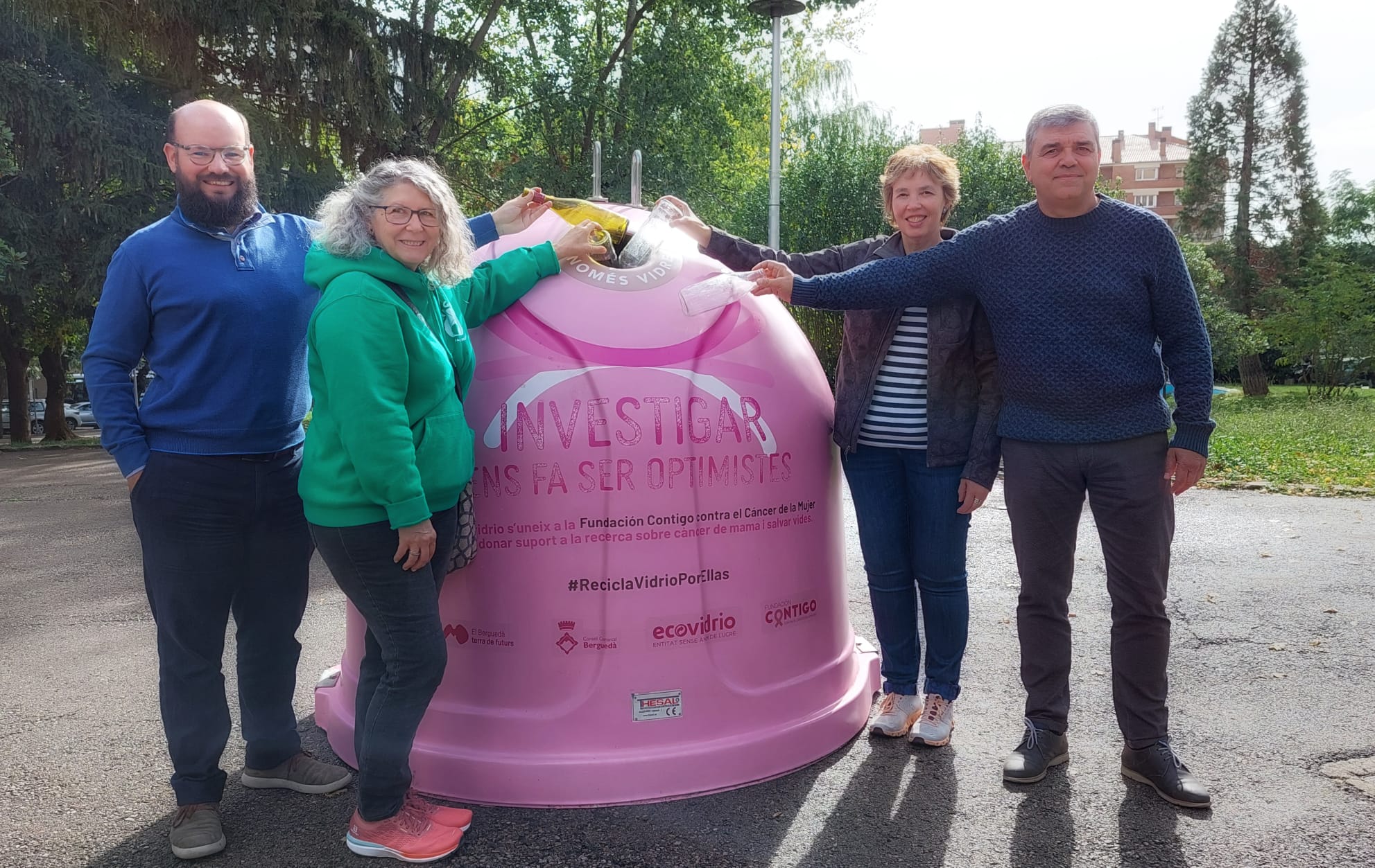 El Berguedà s'adhereix a la campanya "Recicla vidre per elles" per la recerca contra del càncer de mama