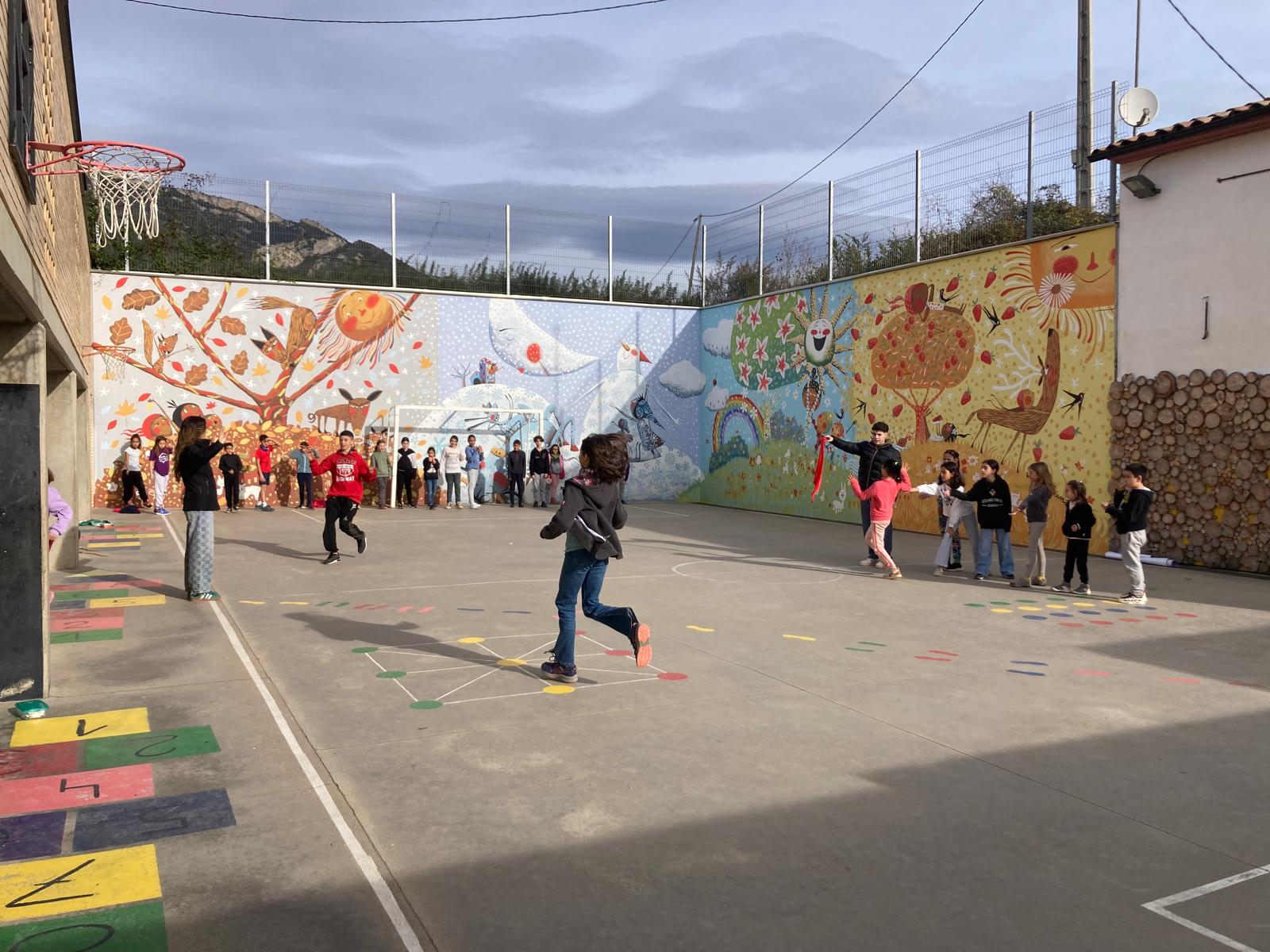 Berga impulsa un projecte de coeducació als patis escolars mitjançant la pràctica esportiva durant l'esbarjo