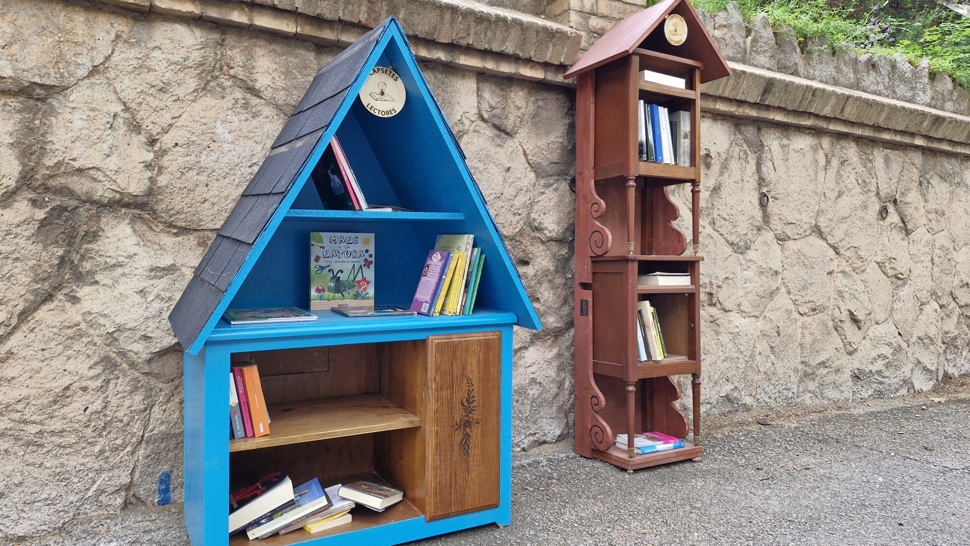 Berga promou la lectura i l'intercanvi de llibres al carrer amb la instal·lació de dues capsetes lectores