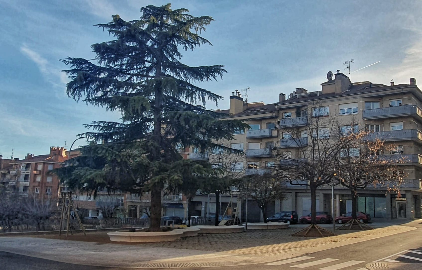 Berga reobre la plaça Font del Ros al veïnat després de les obres de reforma i millora de l'accessibilitat