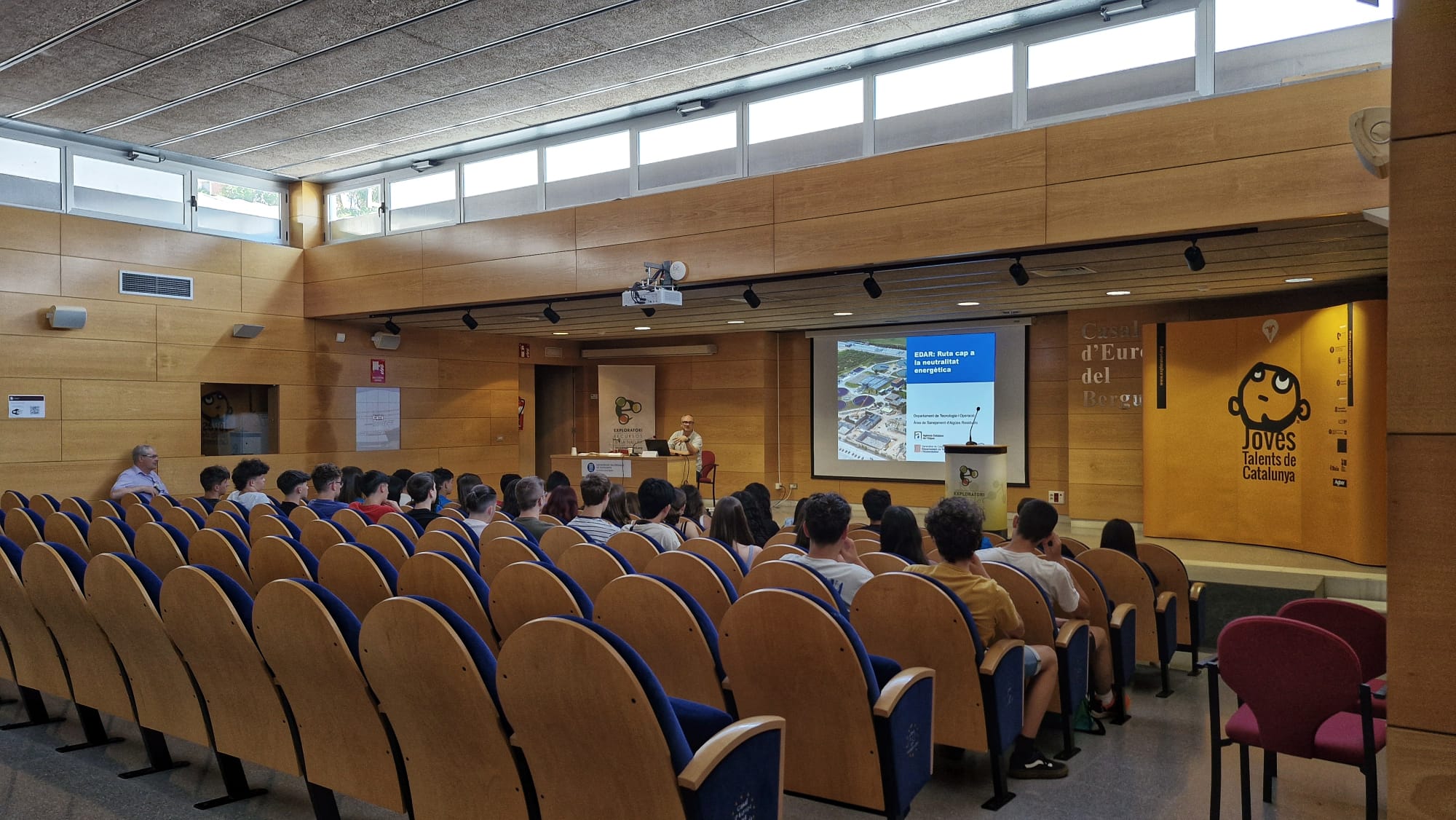 Jordi Robusté, cap del Departament de Tecnologia i Operació de l'Agència Catalana de l'Aigua, durant la conferència inaugural
