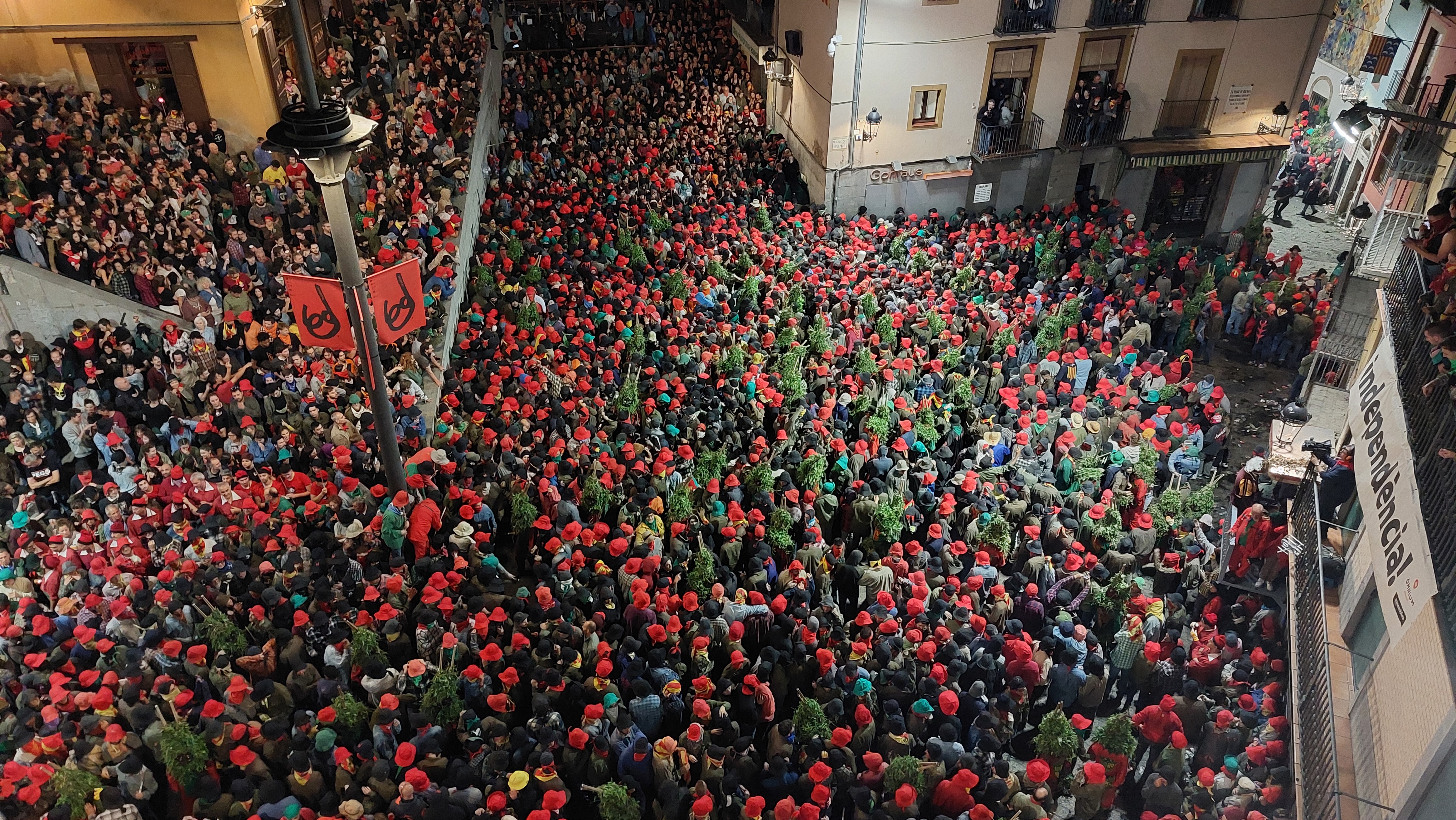 Berga obre la sol·licitud per participar en el sorteig de salts d'àngels i plens de La Patum de 2025 al web i l'app de la festa, del 16 al 25 de maig