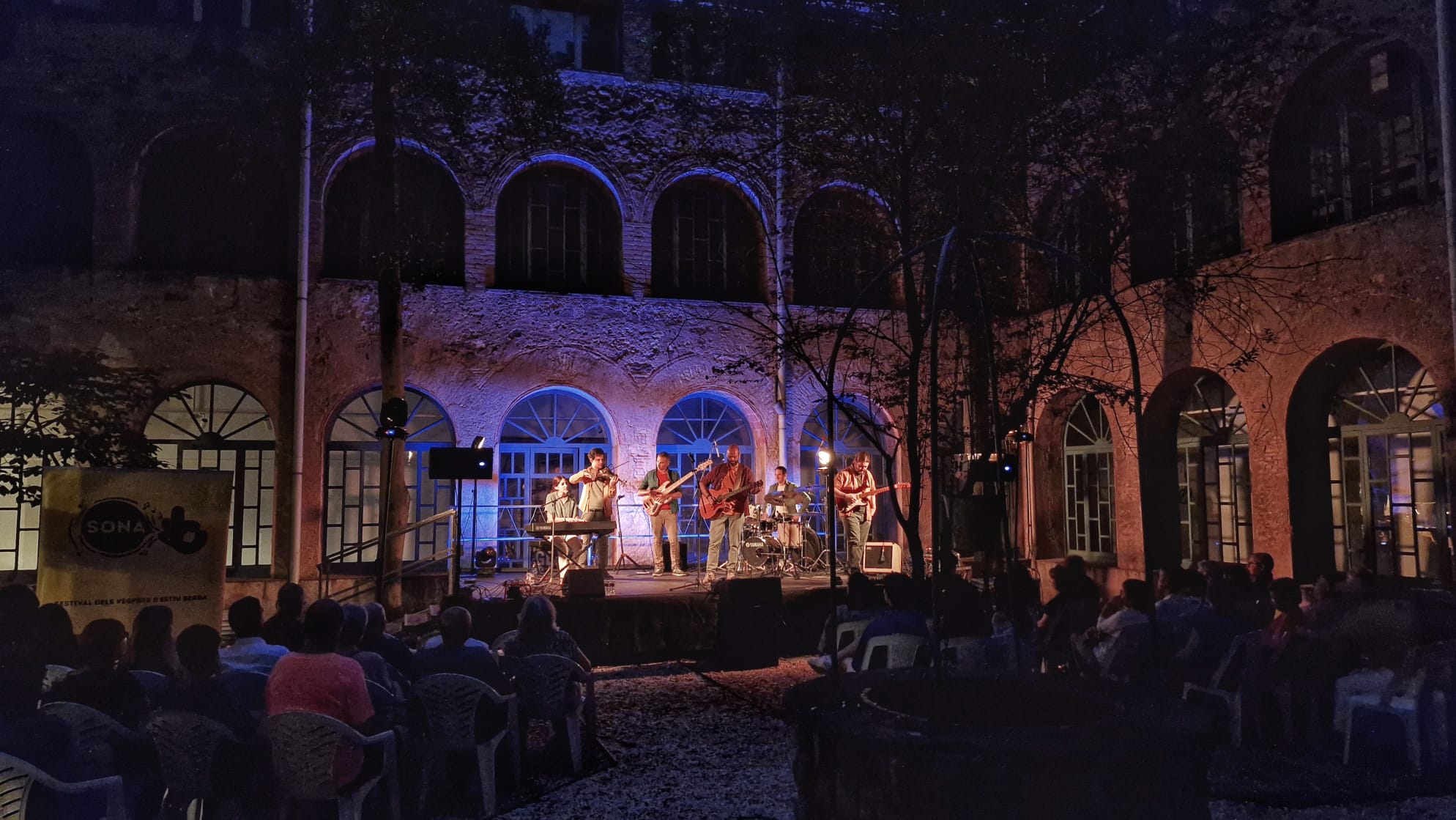 El SonaB celebra deu anys apropant la m&uacute;sica a les places del Barri Vell amb una edici&oacute; dedicada a la m&uacute;sica d'arrel