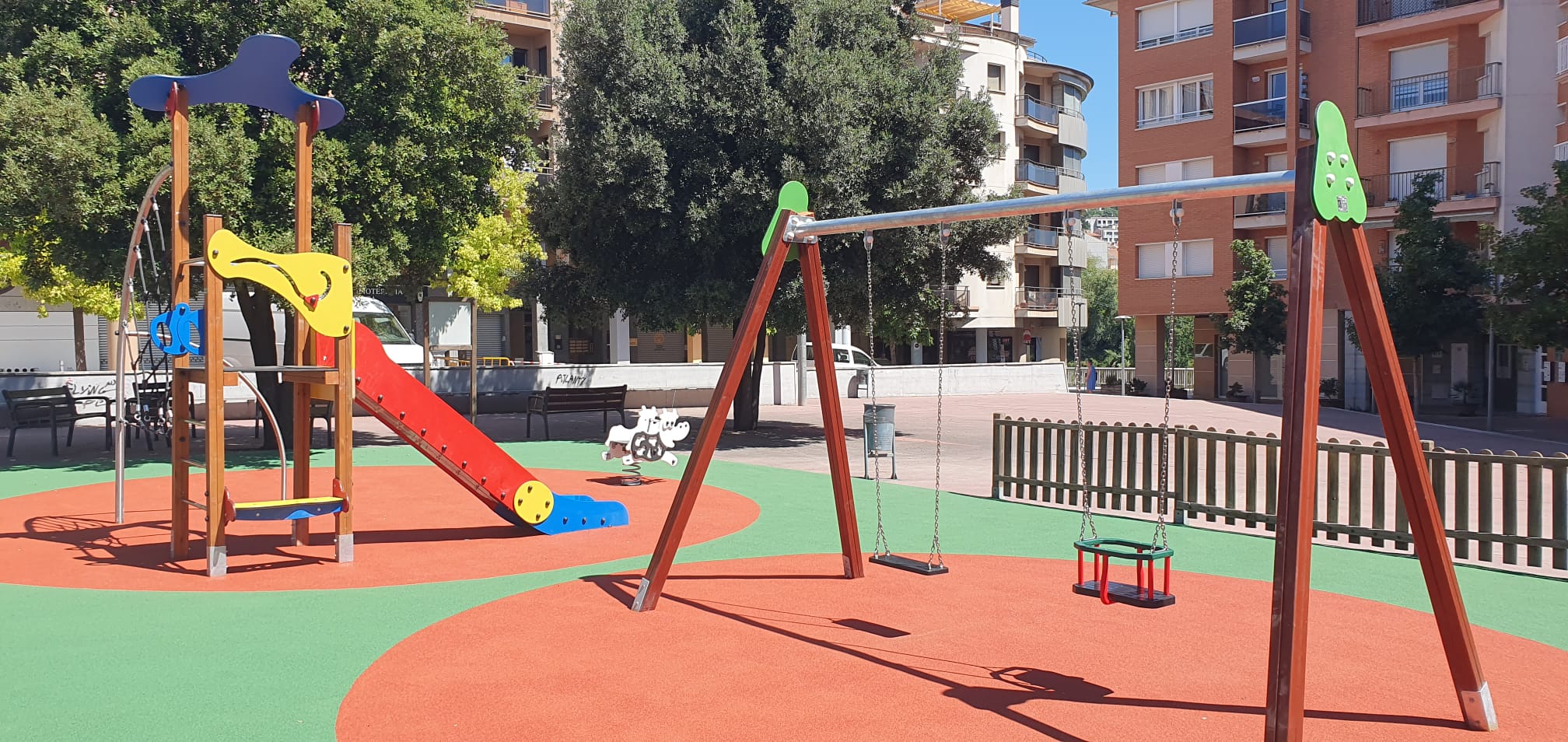 Berga renova el parc infantil de la pla&ccedil;a d'Europa