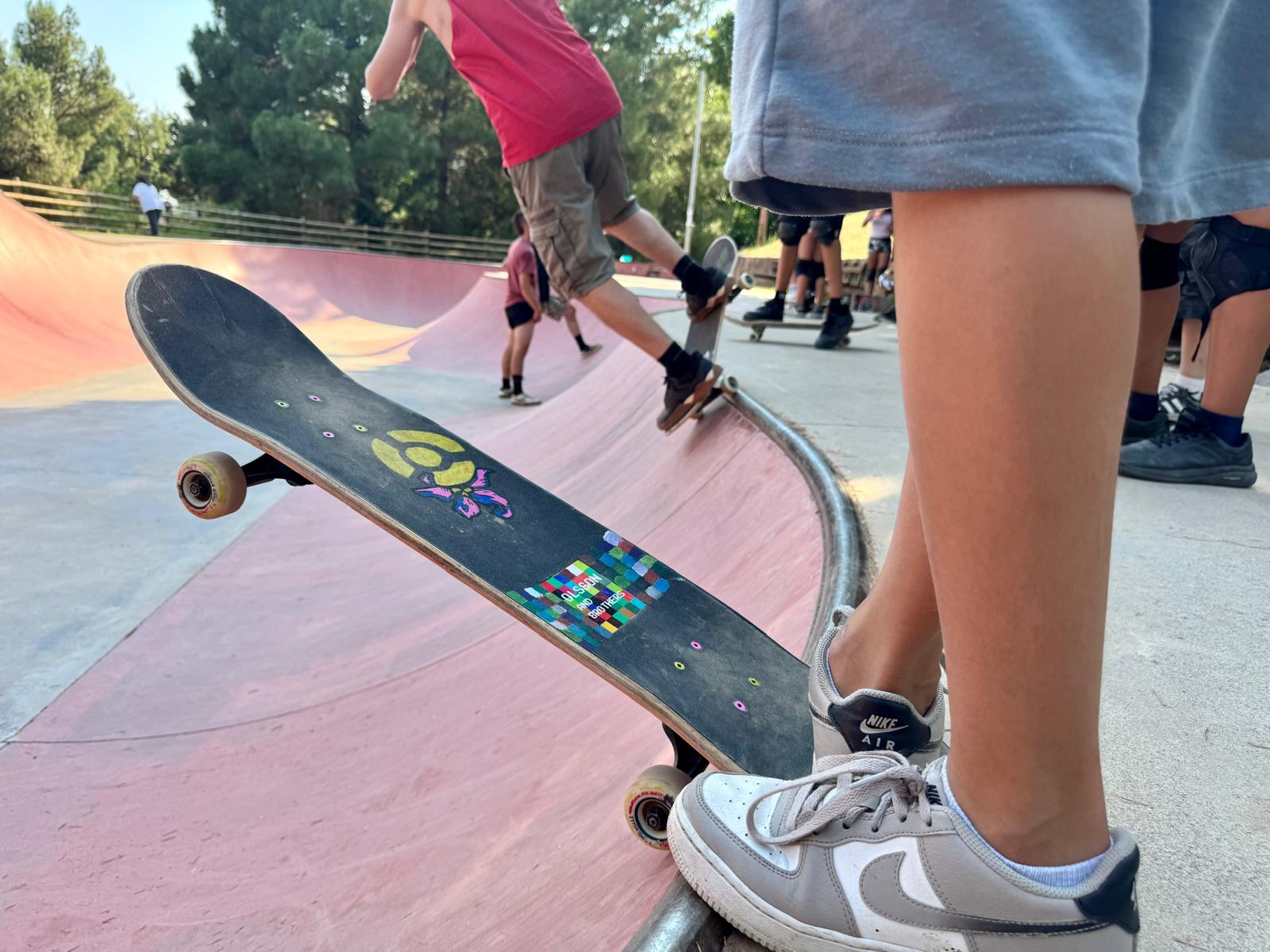 Berga impulsa "La tribu sobre rodes" amb tallers d'skate, scooter i patins, d'octubre a desembre, al Parc del Lled&oacute; 